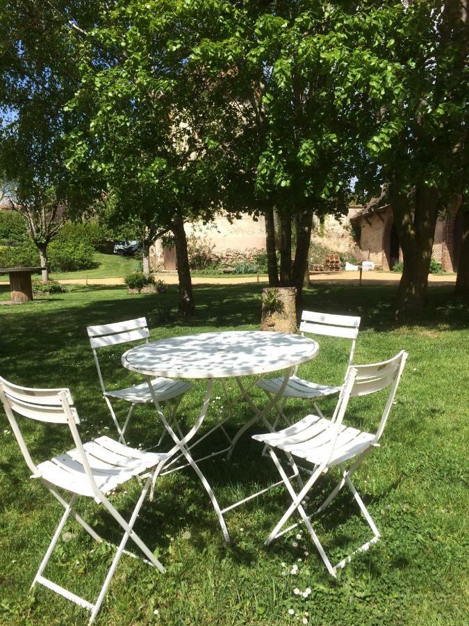 Bed and Breakfast La Ferme Au Colombier Neron Exteriér fotografie